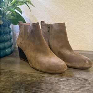 Vionic Tan Ankle Booties with Stacked Heel